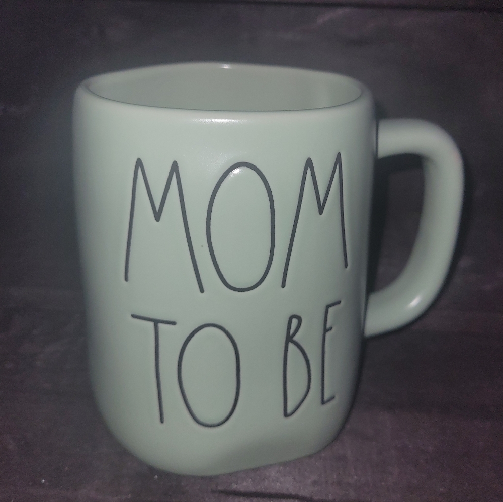 Rae Dunn Mug GREEN "mom to be"